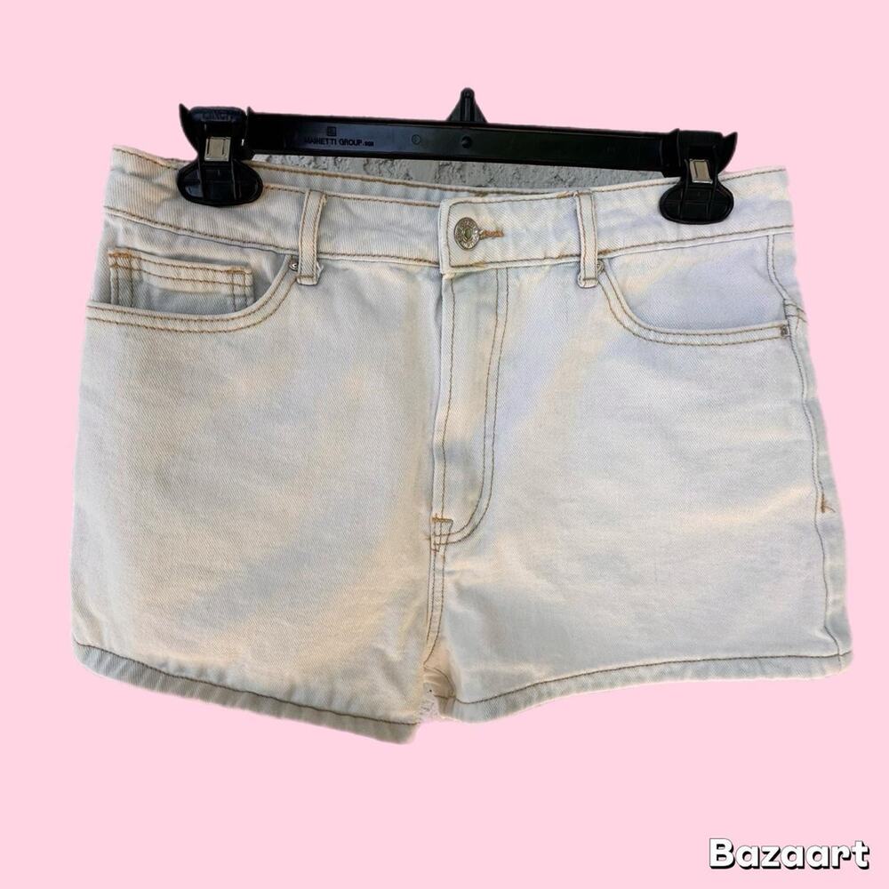 Star shorts